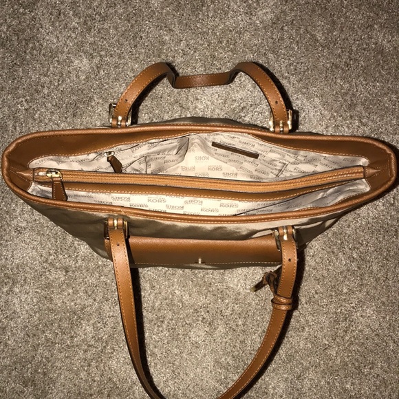 Michael Kors jet set nylon large pocket tan tote - Picture 4 of 8